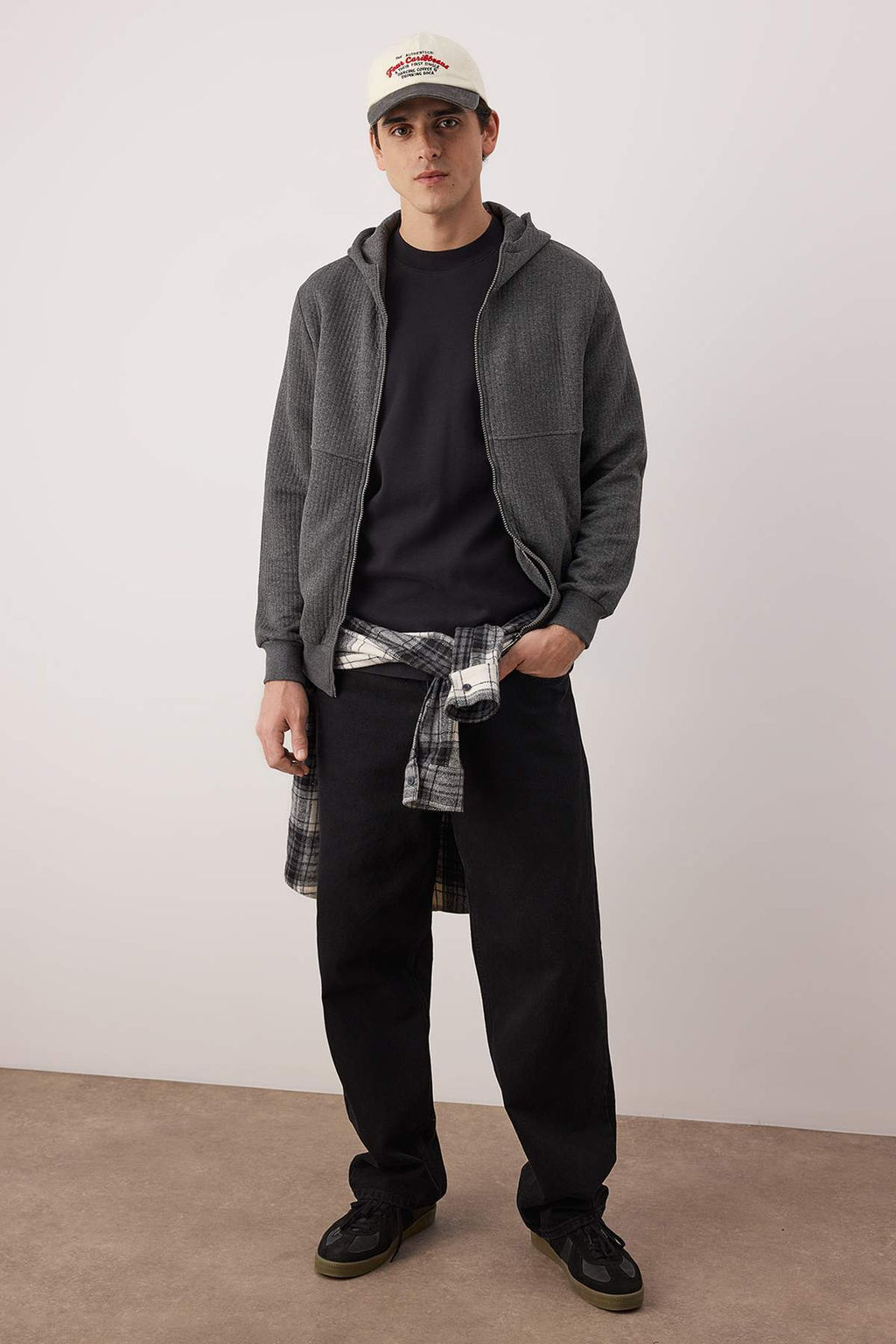 Siyah Regular/Normal Kesim Dokulu Kapusonlu Sweatshirt TMNAW26SW00061 - Trendyolmilla фото 8