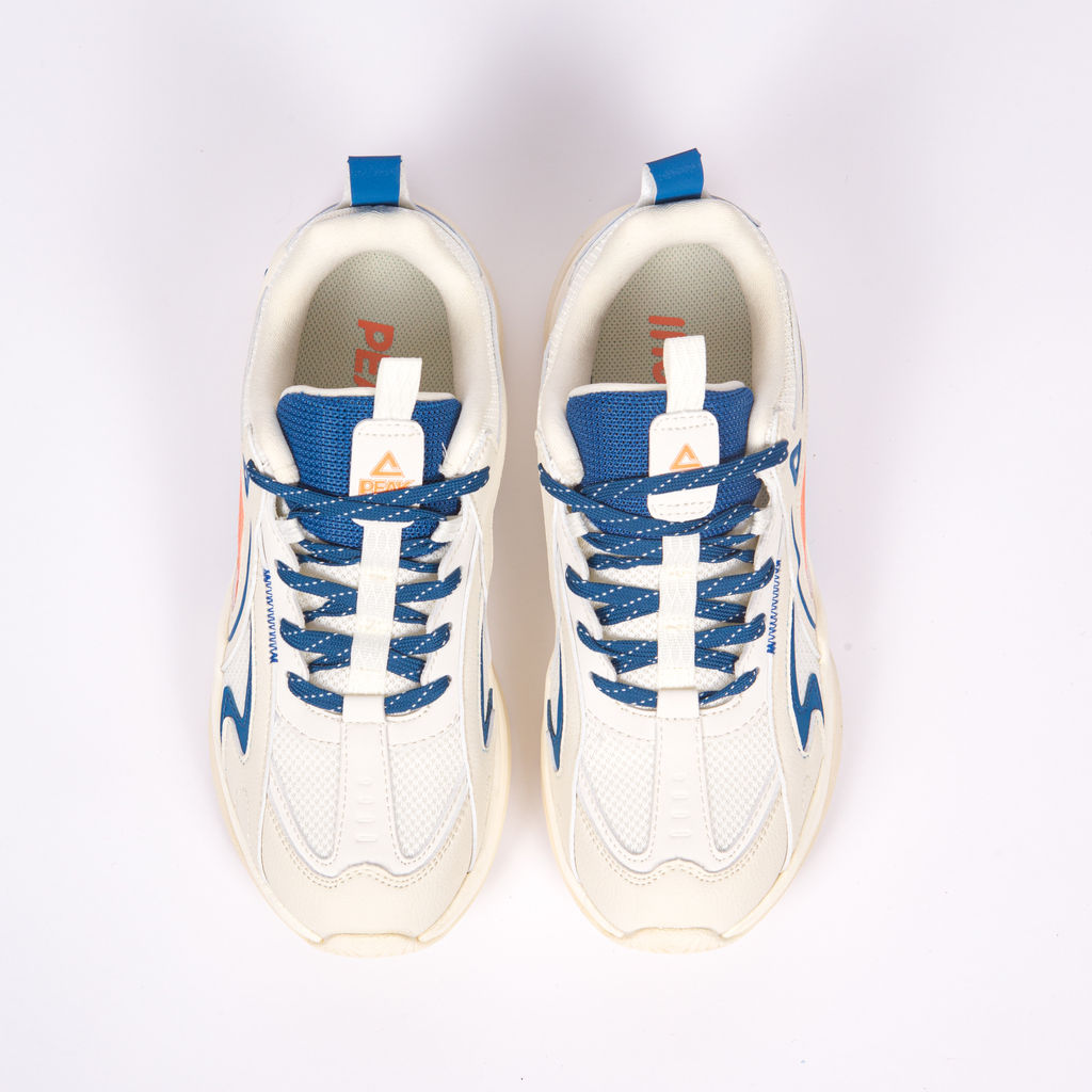 Кроссовки женские