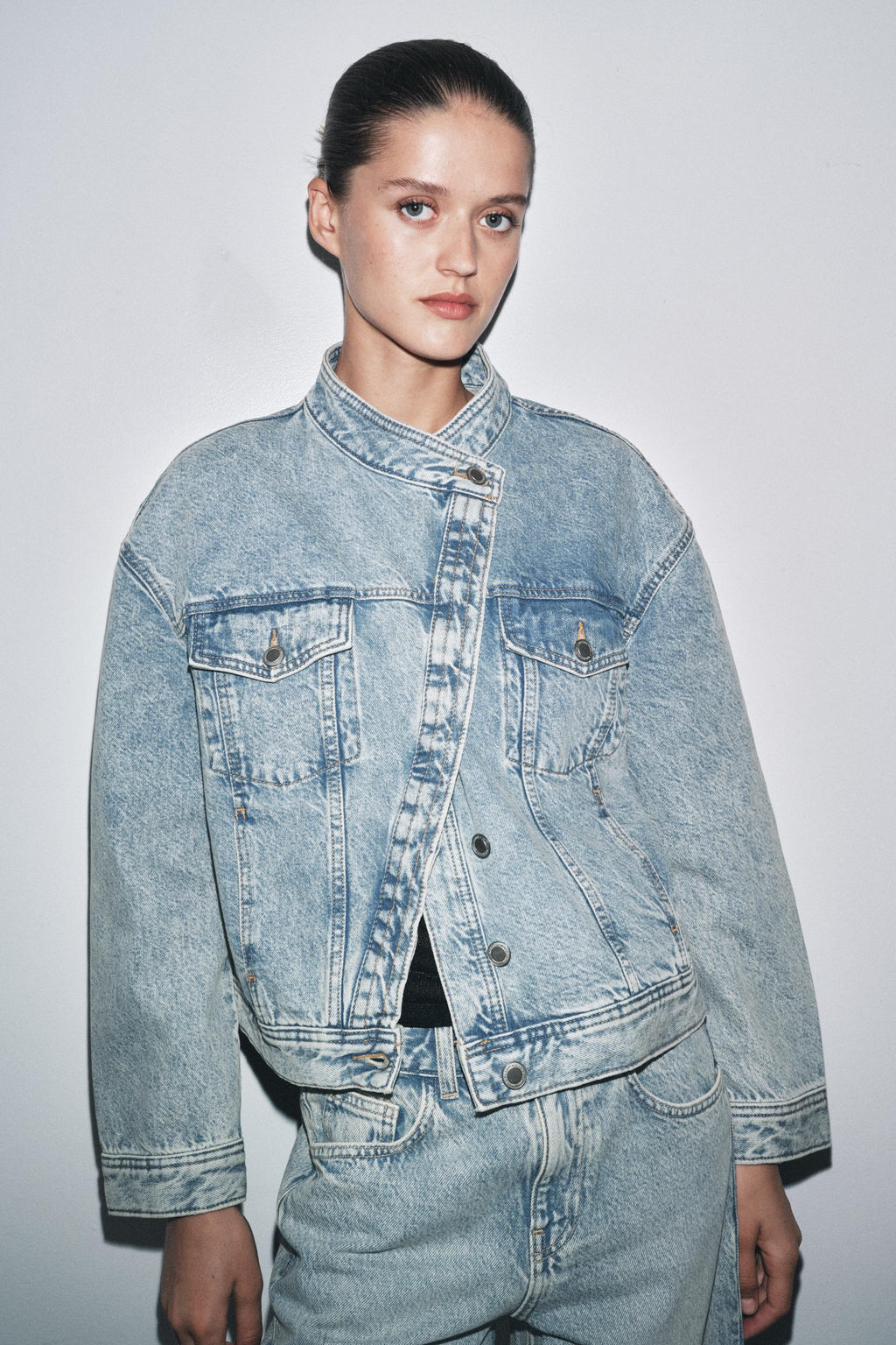 ZW COLLECTION DOUBLE-BREASTED DENIM JACKET - Zara фото 4