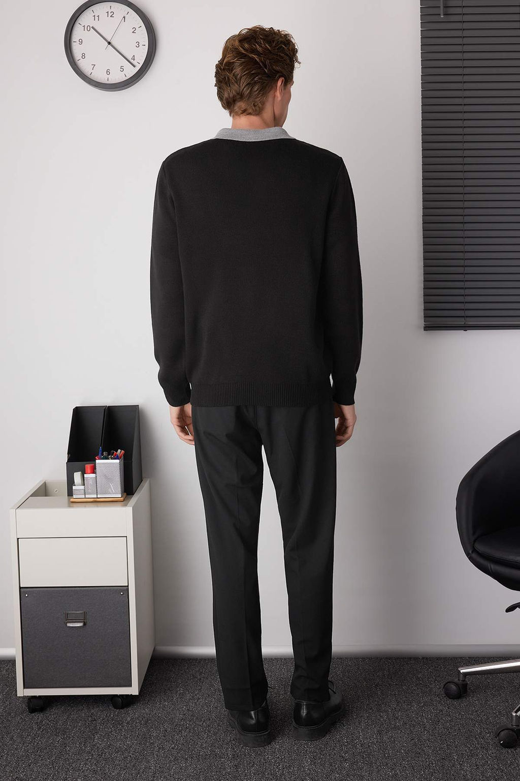 Siyah Regular Polo Yaka Renk Bloklu Kazak TMNAW26KZ00008 - Trendyolmilla фото 7