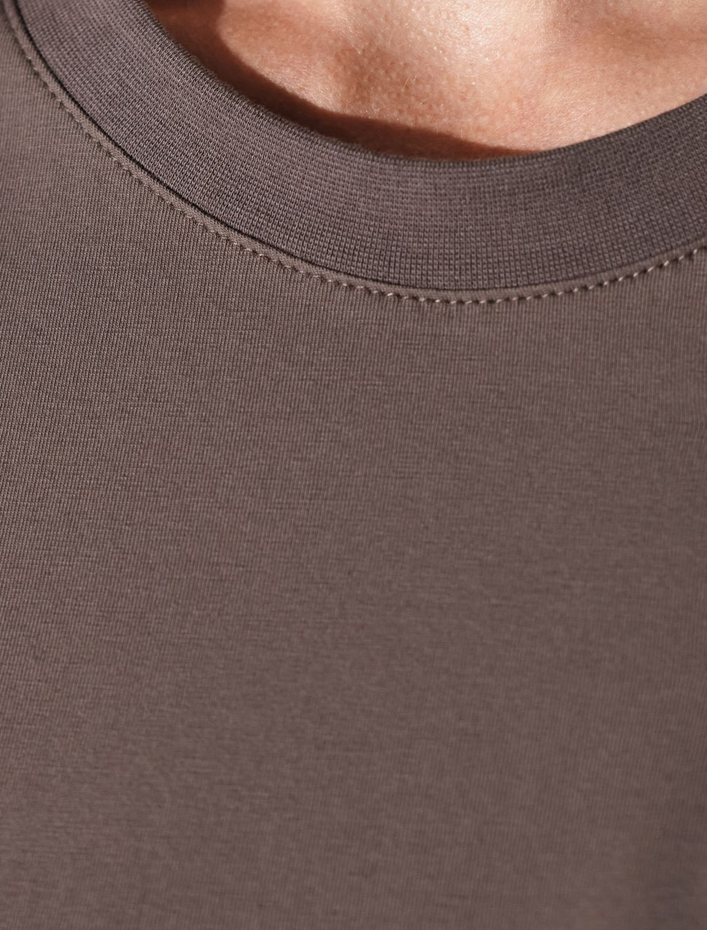 Нарядная футболка с принтом пайетками из премиального хлопка с эластаном - Vilatte фото 8