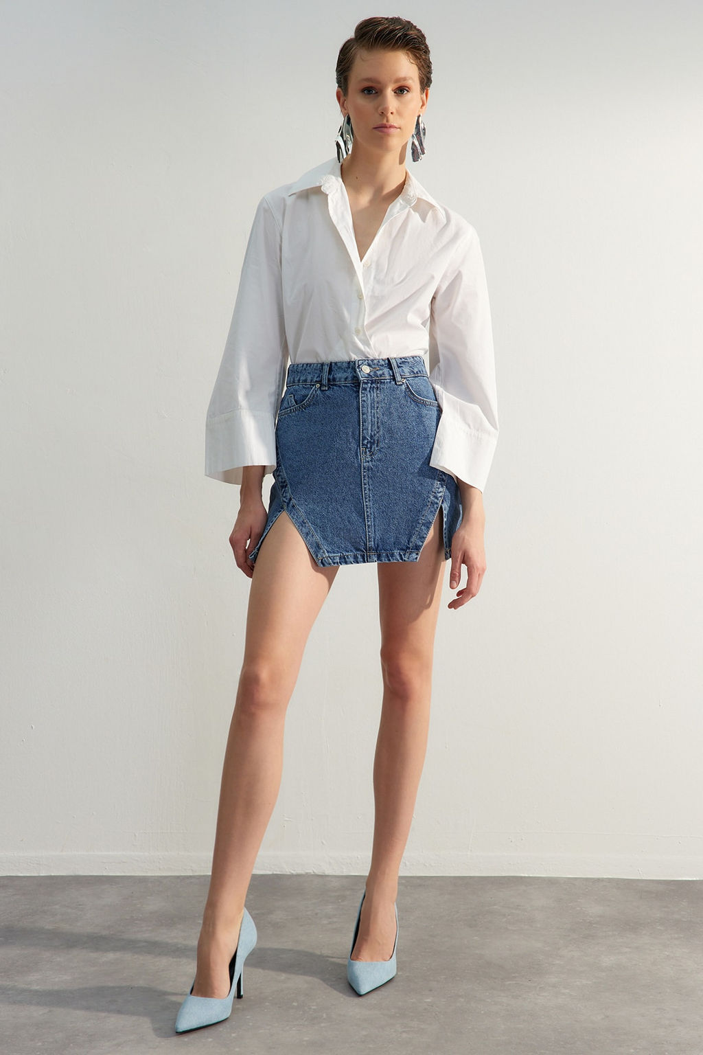 TRENDYOLMILLA Limited Edition Mavi More Sustainable Y?rtmacl? Mini Denim Etek TWOSS23ET00347 фото 3