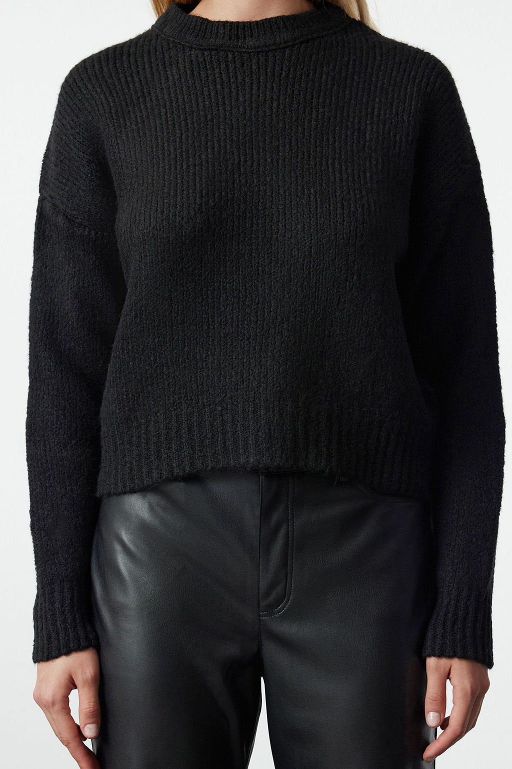 Siyah Genis Kal?p Yumusak Dokulu Basic Triko Kazak TWOAW23KZ00185