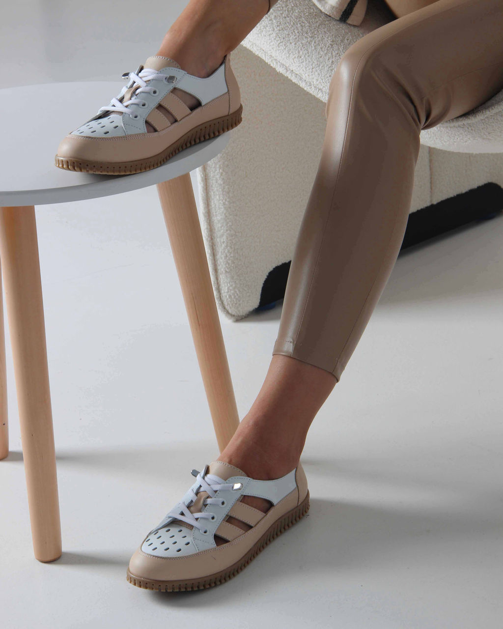 Слипоны 165.8000be. белый-бежевый