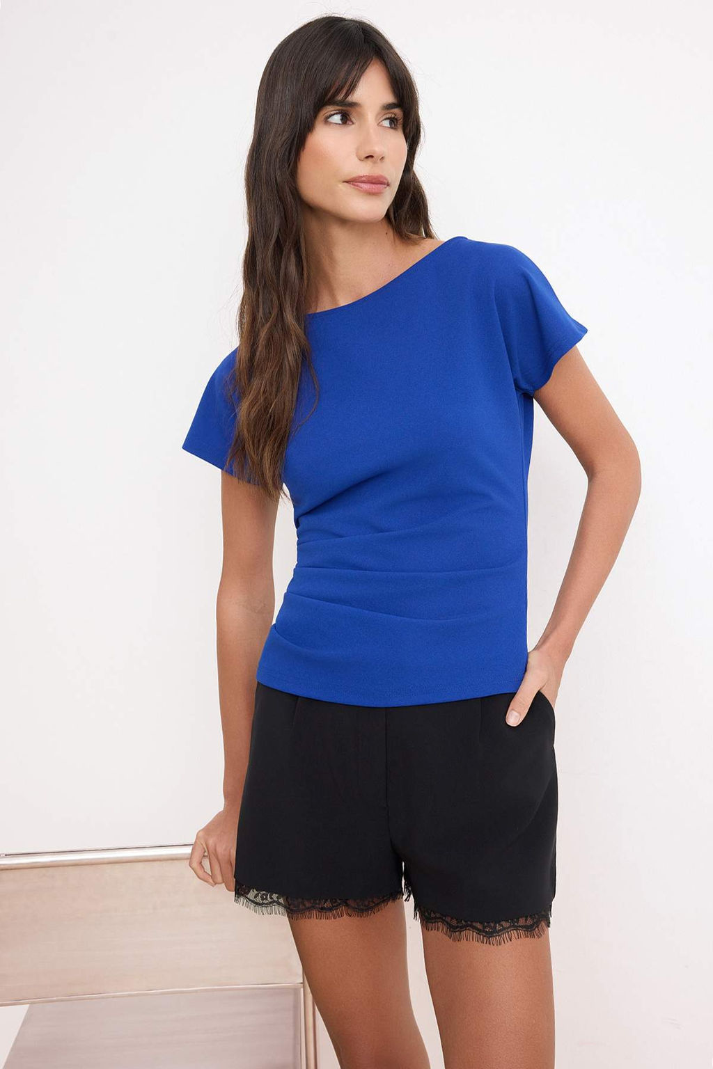 Saks Fitted/Vucuda Oturan Kay?k Yaka Dusuk Kol K?sa Kollu Scuba Krep Orme Bluz TWOSS26BZ00080