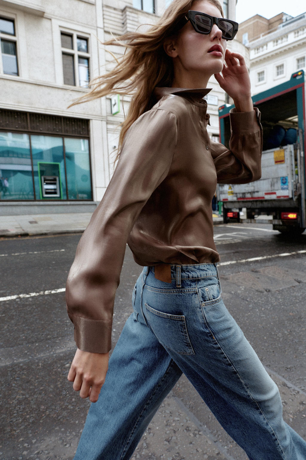 IRIDESCENT FLOWING SHIRT - Zara фото 3