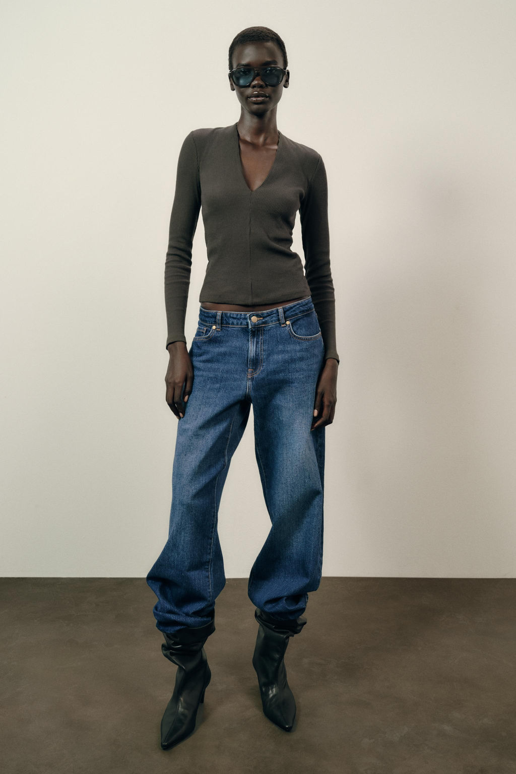 RIB V-NECK TOP