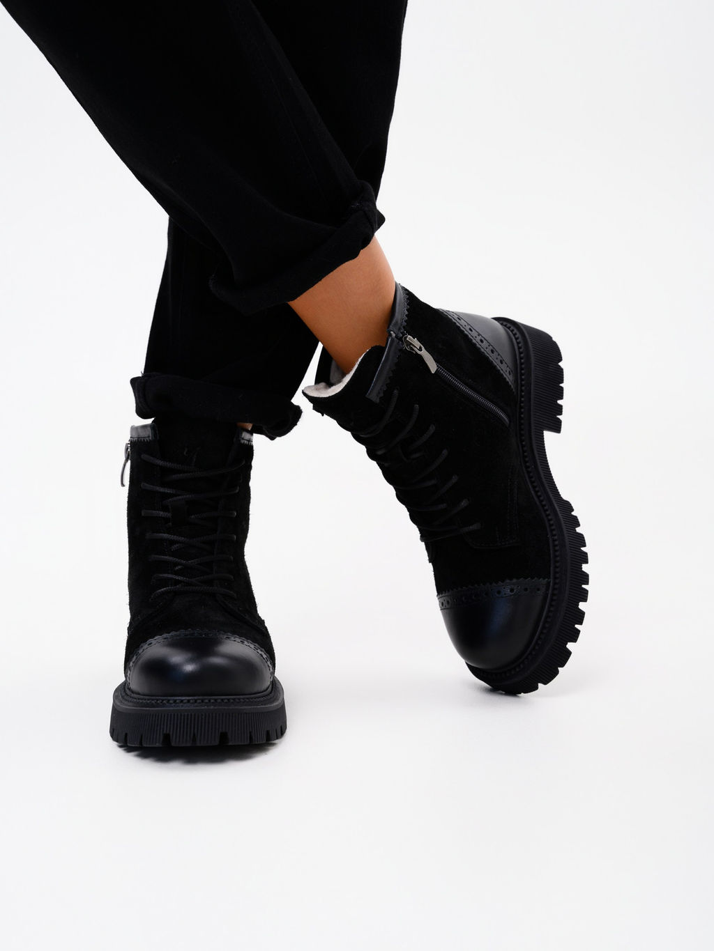 Ботинки 319.taskanabl.Черная замша+черный/байка