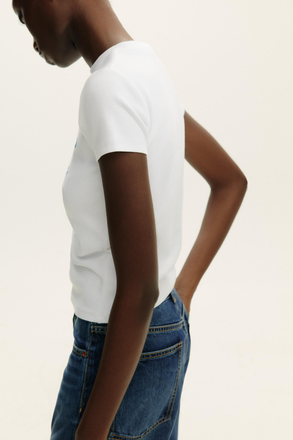 T-SHIRT WITH TEXT PRINT - Zara фото 19