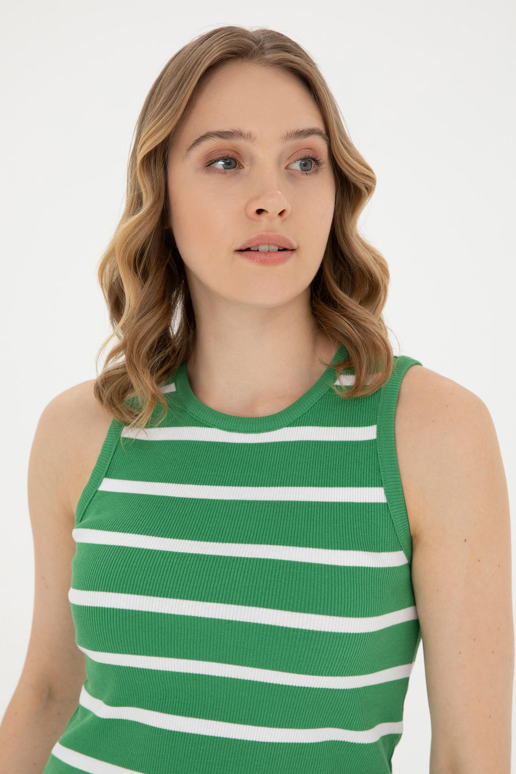 Женская зеленая футболка без рукавов с круглым вырезом Неожиданная скидка в корзине - U.s. polo assn фото 9