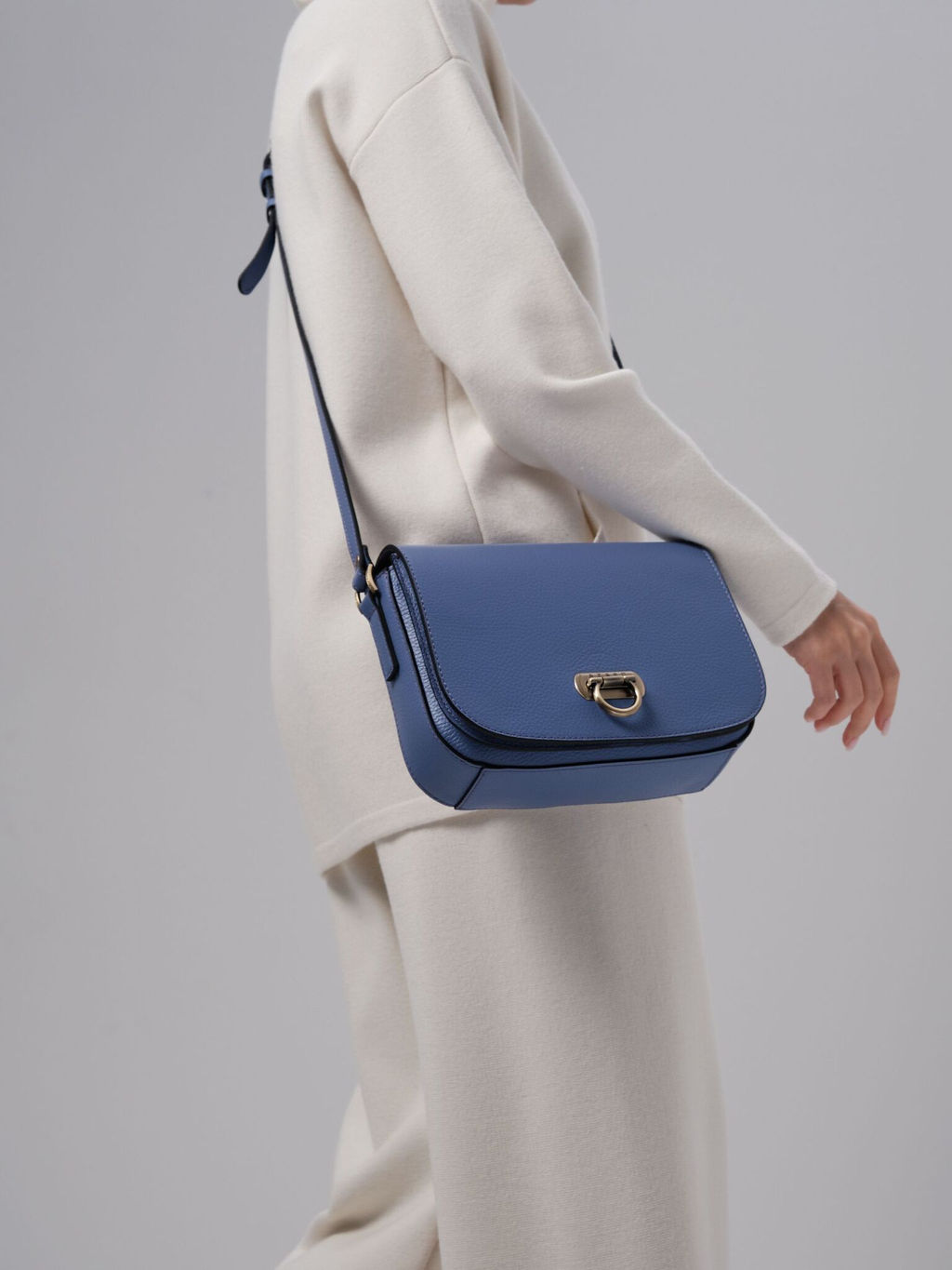 Сумка на плечо Azaro 31034 сиреневый закат