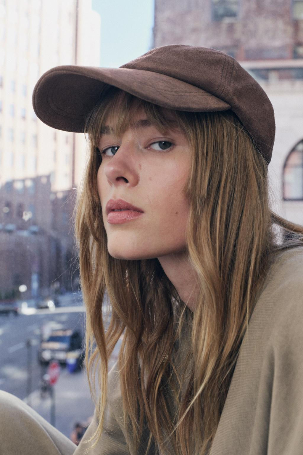 SUEDE LEATHER CAP - Zara фото 2