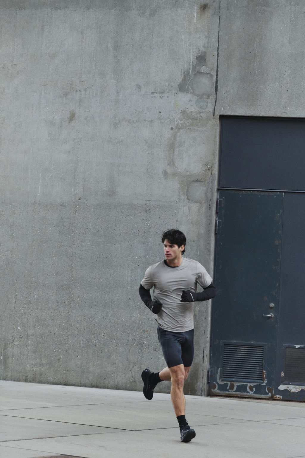 Camiseta de deporte de malla con DryMove - H&m фото 13