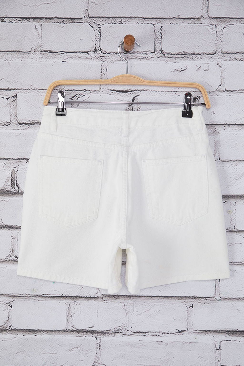 Beyaz Yuksek Bel City Boy Denim Sort TWOSS25SR00172