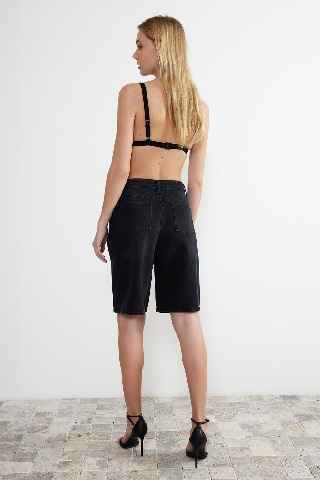 TRENDYOLMILLA Mavi Yuksek Bel Denim Bermuda TWOSS24SR00007  фото 6