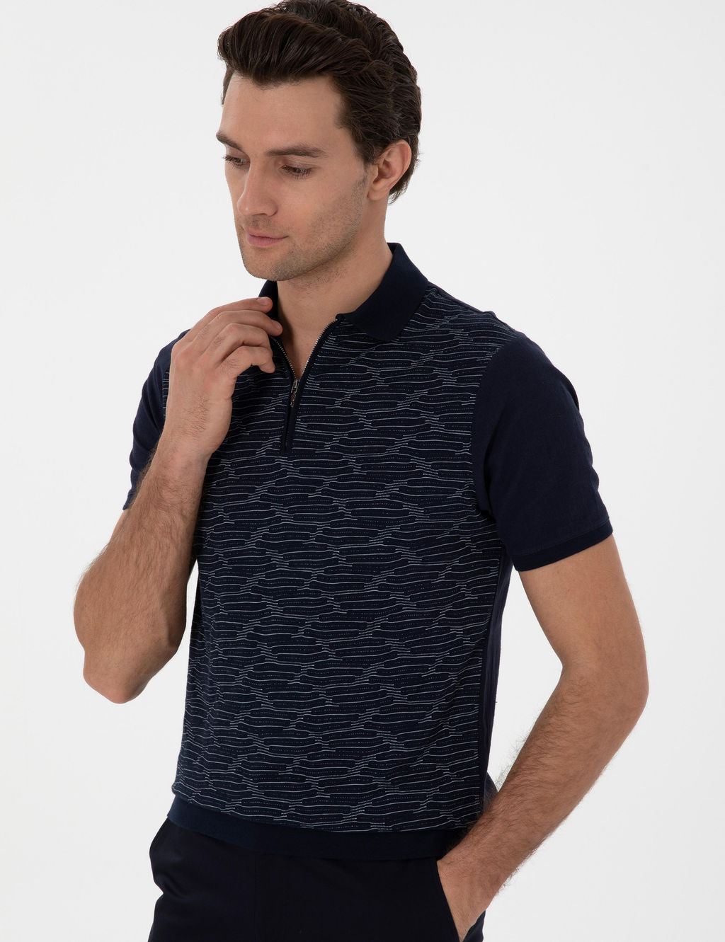 Lacivert Regular Fit Fermuarl_ Polo Yaka Desenli T-shirt