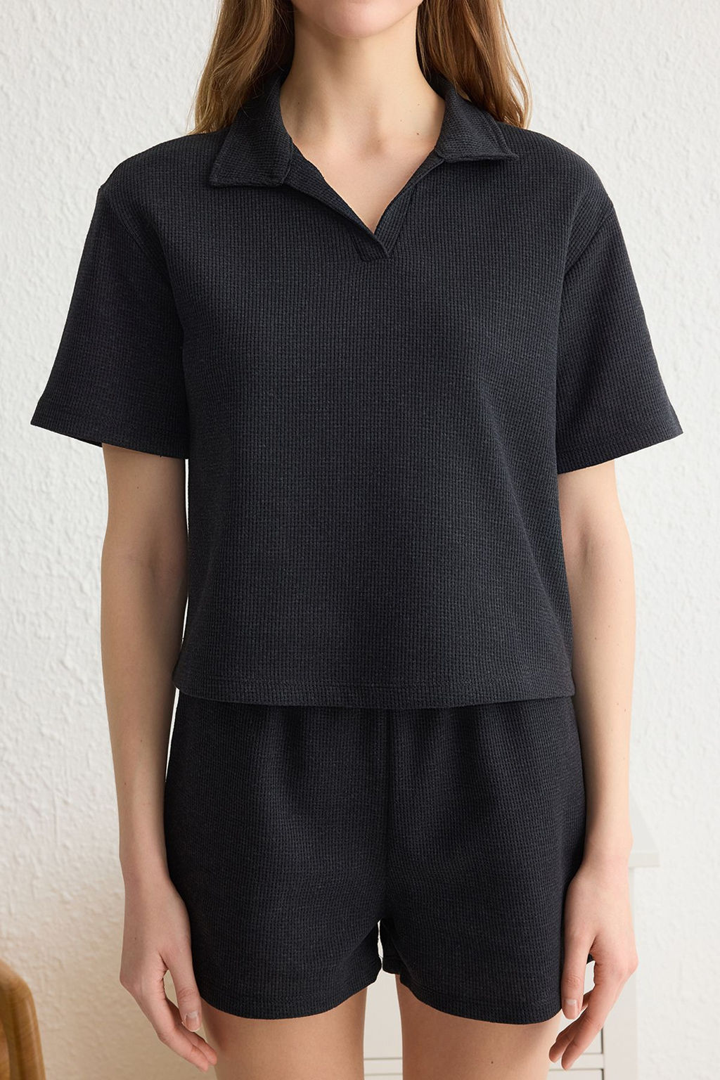 Trendyolmilla Antrasit Slogan Etiket Detayl? Waffle Kumas Sortlu Orme Pijama Tak?m? THMSS25PT00072  фото 3