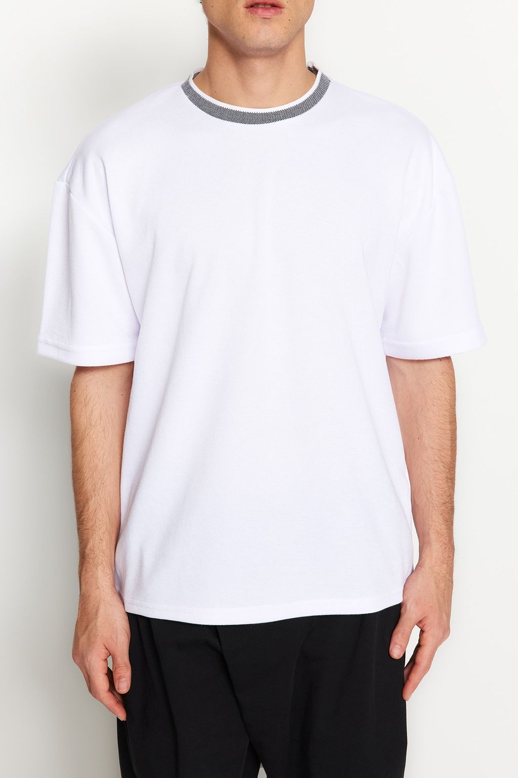 TRENDYOL MAN Premium Tas Oversize/Genis Kesim Triko Bantl? Dokulu Pike T-Shirt TMNSS23TS00079 - Trendyolmilla фото 29
