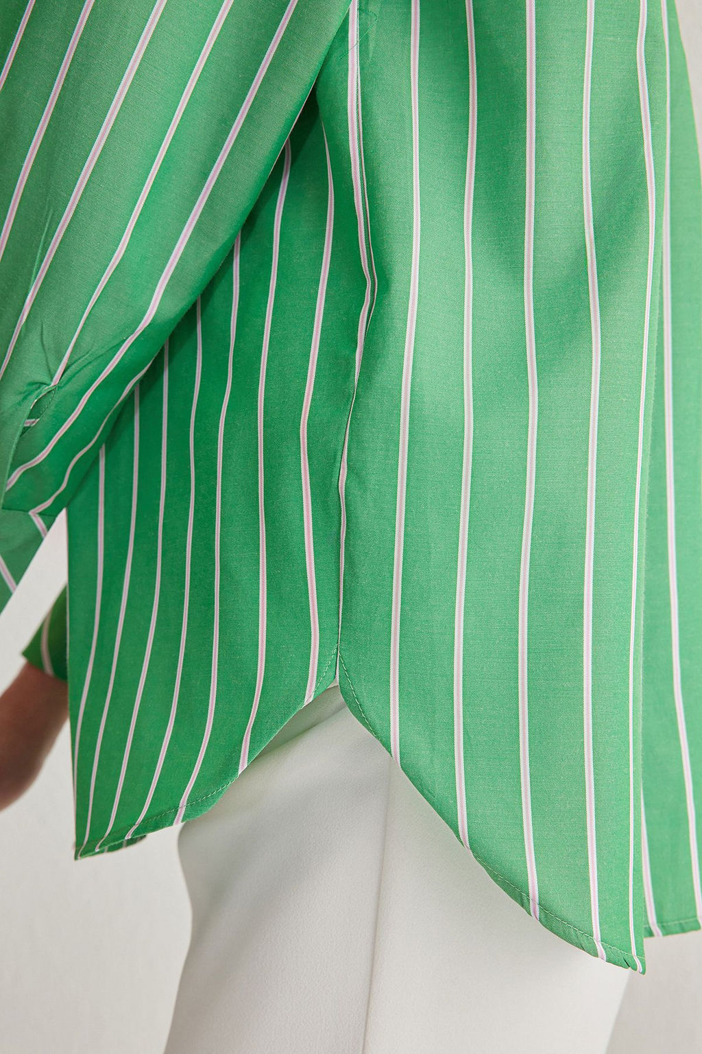 TRENDYOLMILLA Yesil Cizgili Oversize Genis Kal?p Dokuma Gomlek TWOSS25GO00010  фото 6