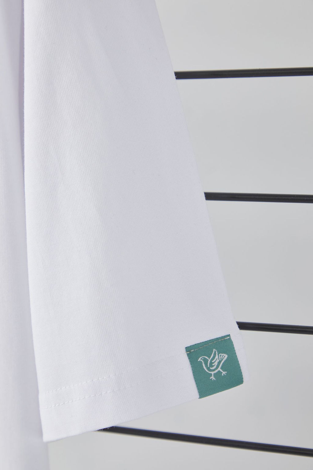 TRENDYOL MAN Beyaz Oversize/Genis Kesim Yaka Detayl? Etiketli %100 Pamuklu T-Shirt TMNSS25TS00057 - Trendyolmilla фото 8