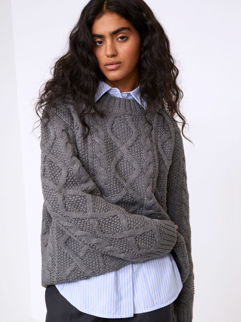 Джемпер с узорной вязкой B2876/nuage - Emka фото 5