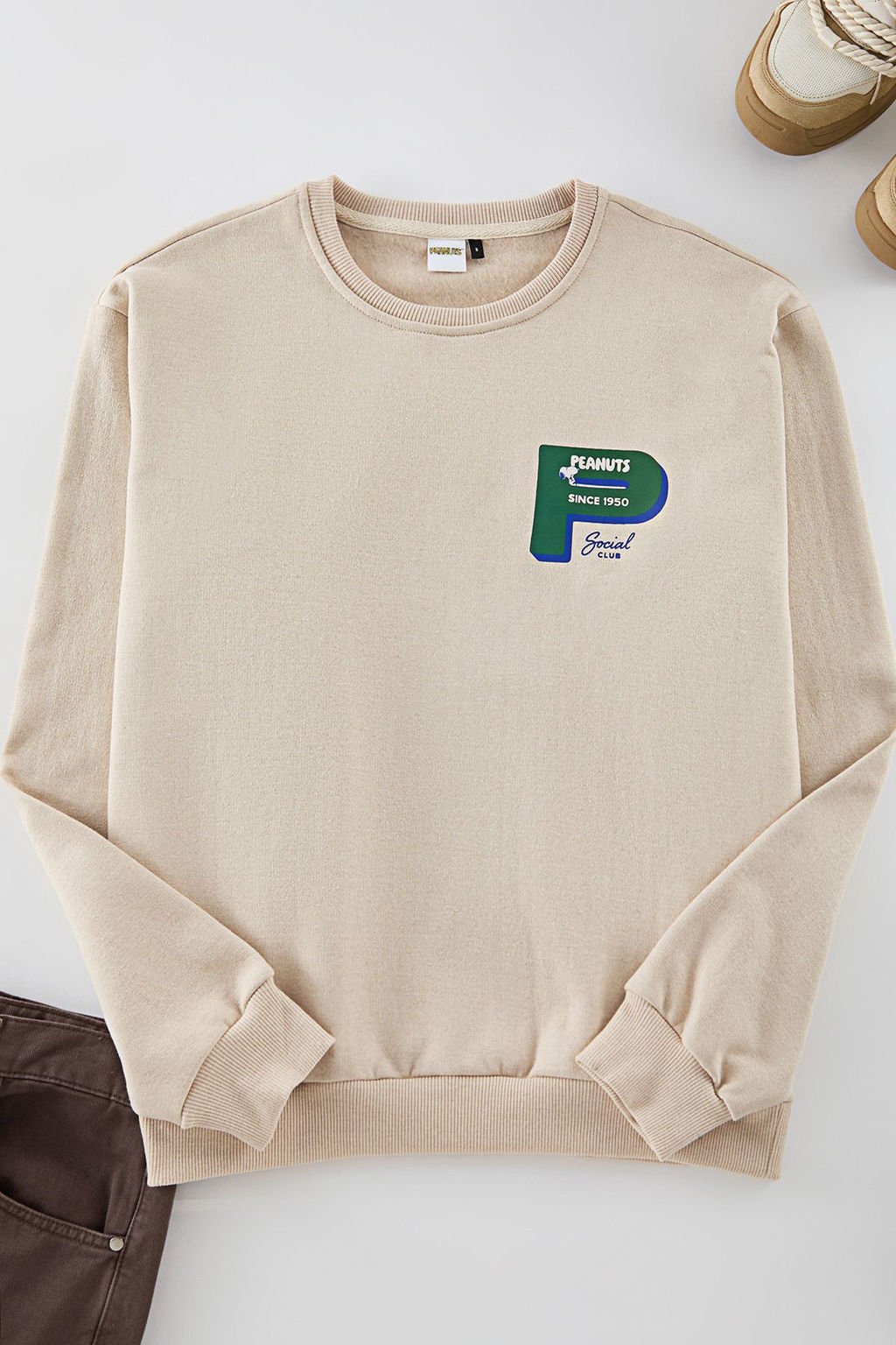TRENDYOL MAN Un?sex Tas Oversize/Genis Kesim Snoopy Orijinal Lisansl? On&S?rt Bask?l? Sweatshirt TMNAW25SW00131 - Trendyolmilla фото 8