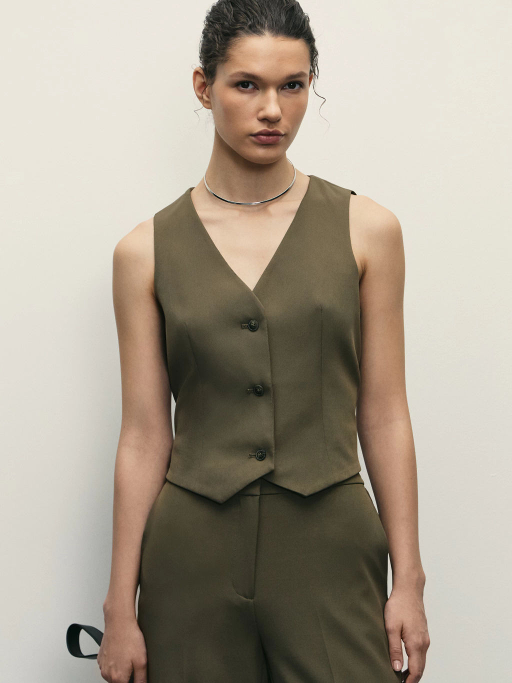 Костюмный жилет на пуговицах / Zarina