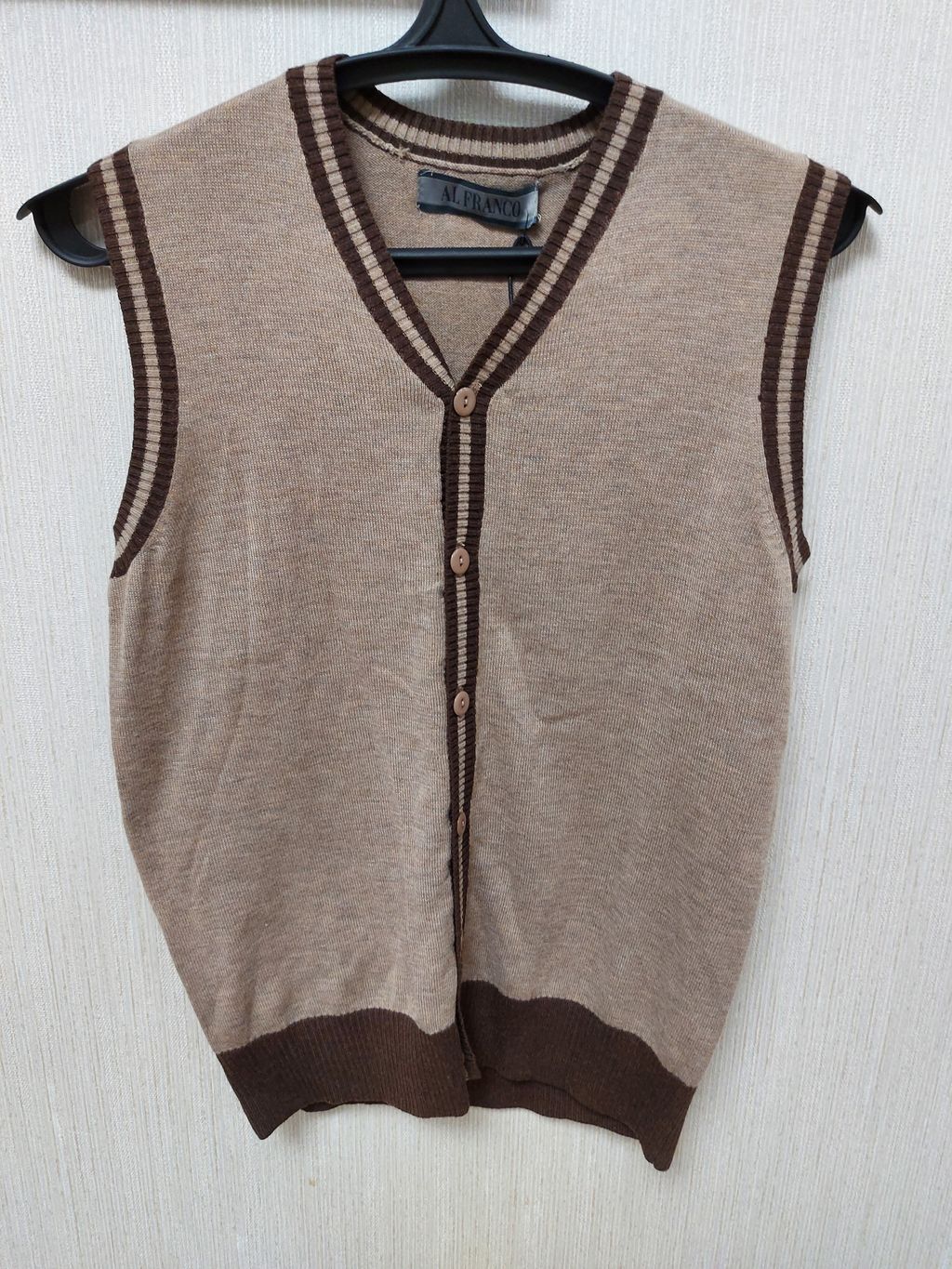 Мужской жилет