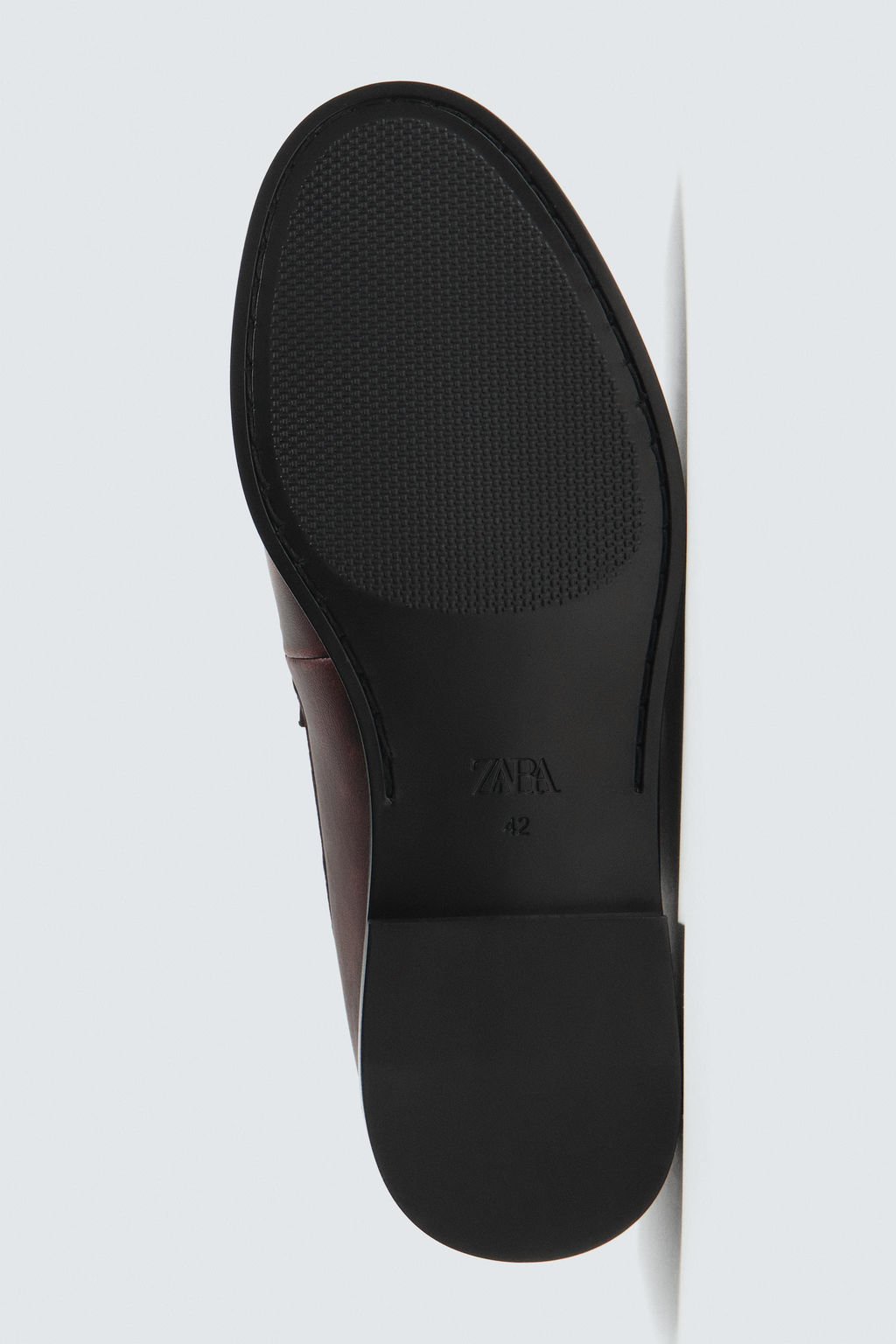 MOCAS?N DESGASTADO ANTIFAZ / Rojo Burdeos - Zara фото 4