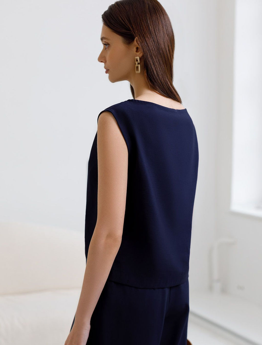 Топ c вырезом лодочка из плотного лиоцелла - Vilatte фото 3