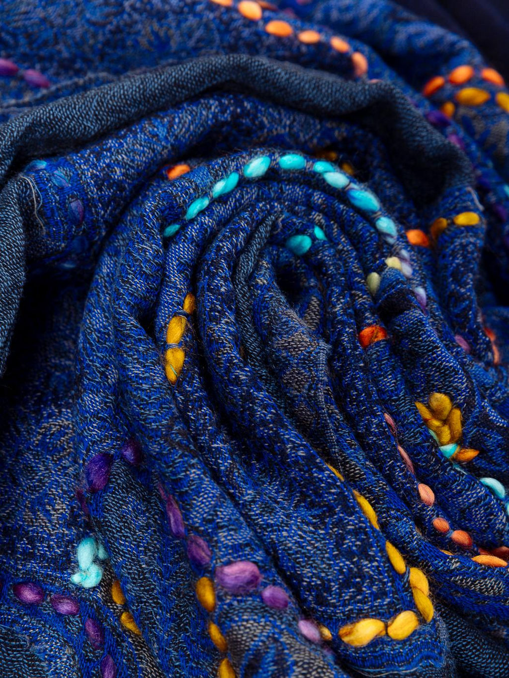 Палантин с вышивкой (шерсть 100%) № Тк903/157 - Ганг фото 3