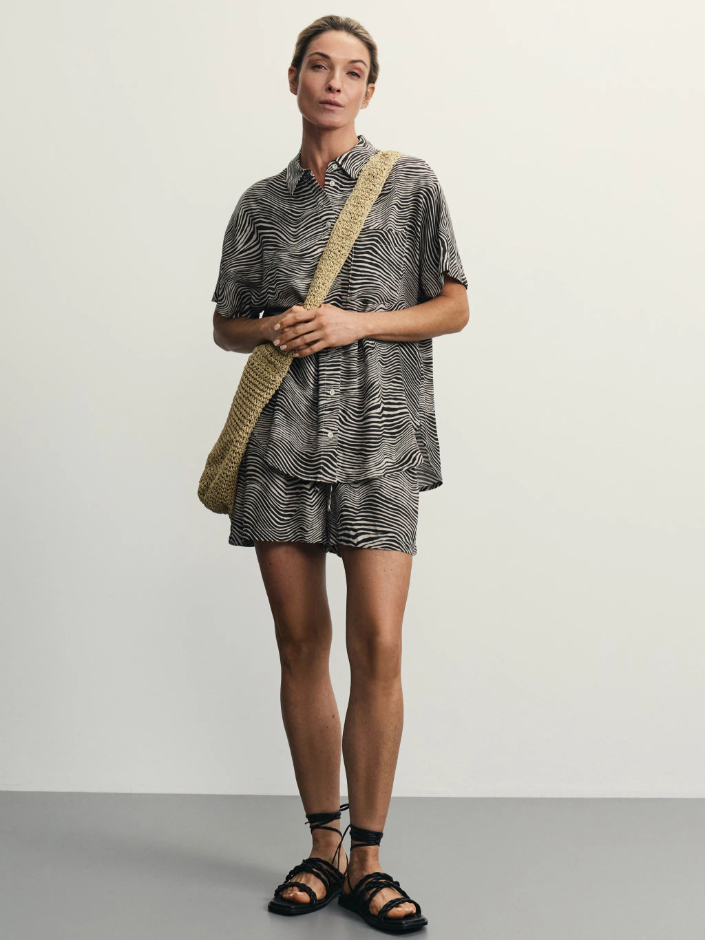 Шорты из вискозы с эластичным поясом / Zarina  фото 2