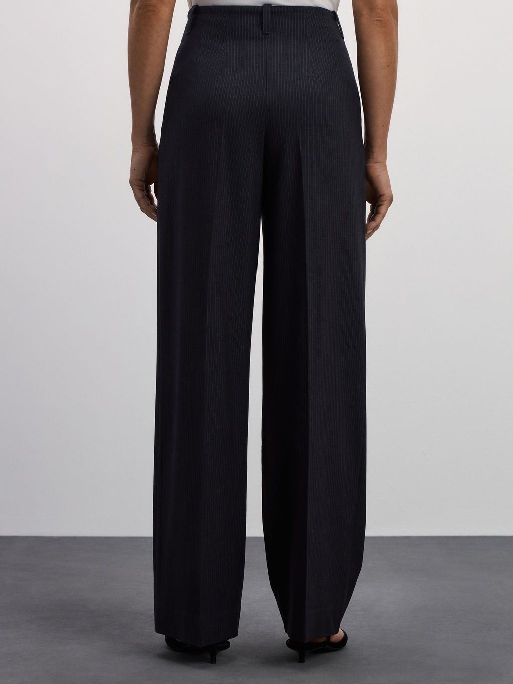 Широкие брюки с защипами / Zarina фото 4