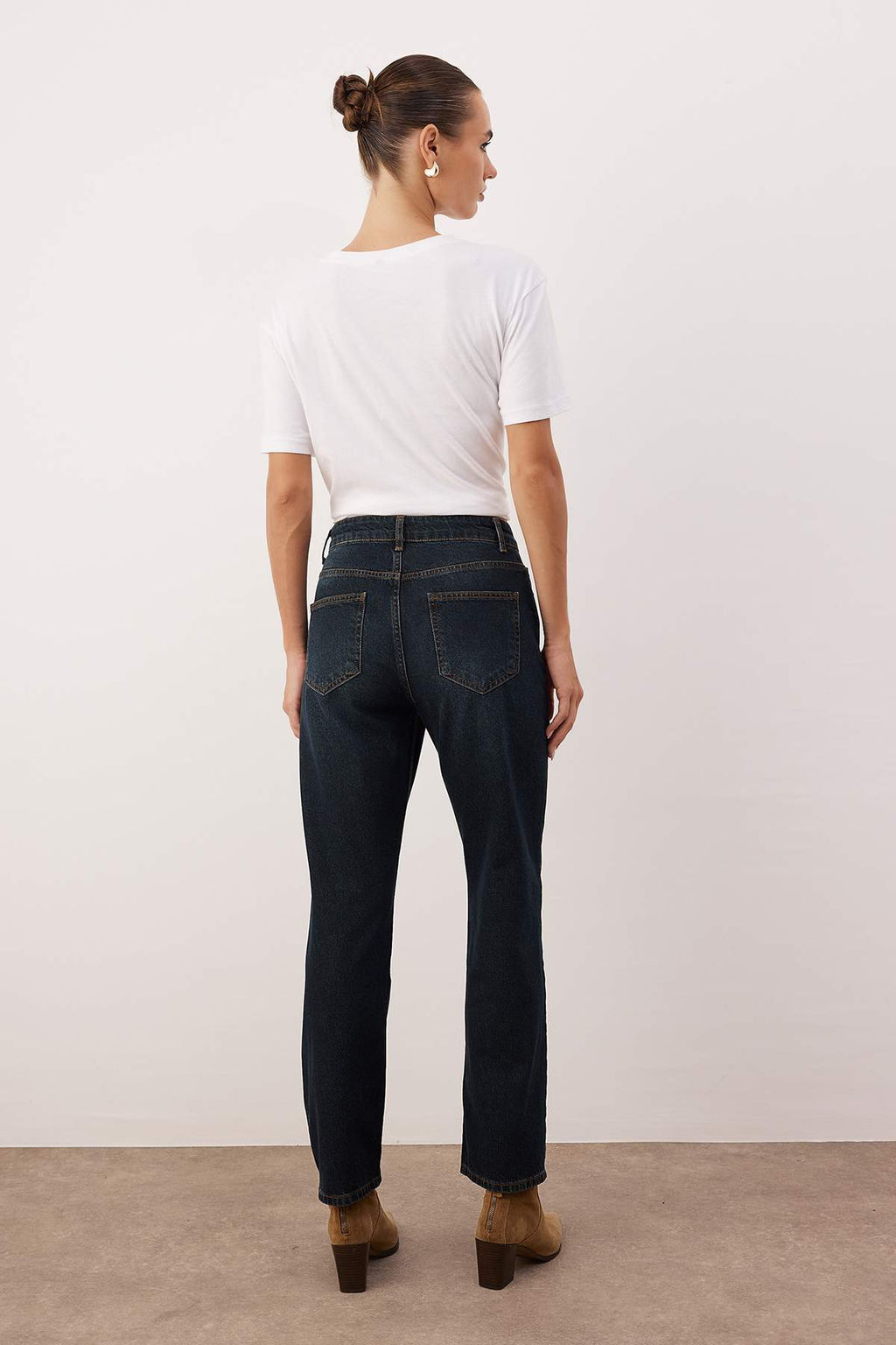 Ac?k Mavi Yuksek Bel Straight Jeans TWOAW26JE00182 - Trendyolmilla фото 8