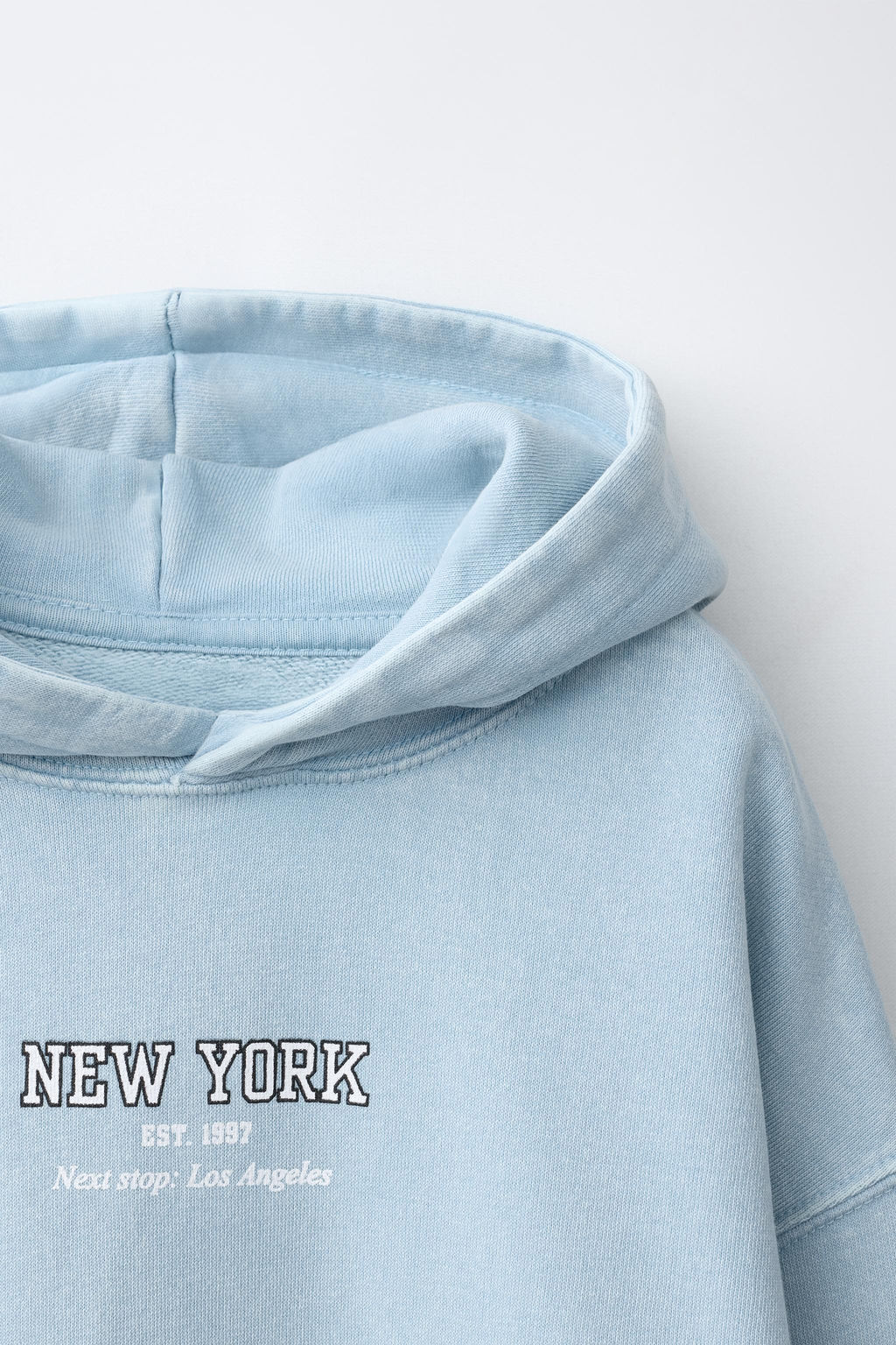 SUDADERA CAPUCHA EFECTO LAVADO TEXTO / Azul claro - Zara фото 3