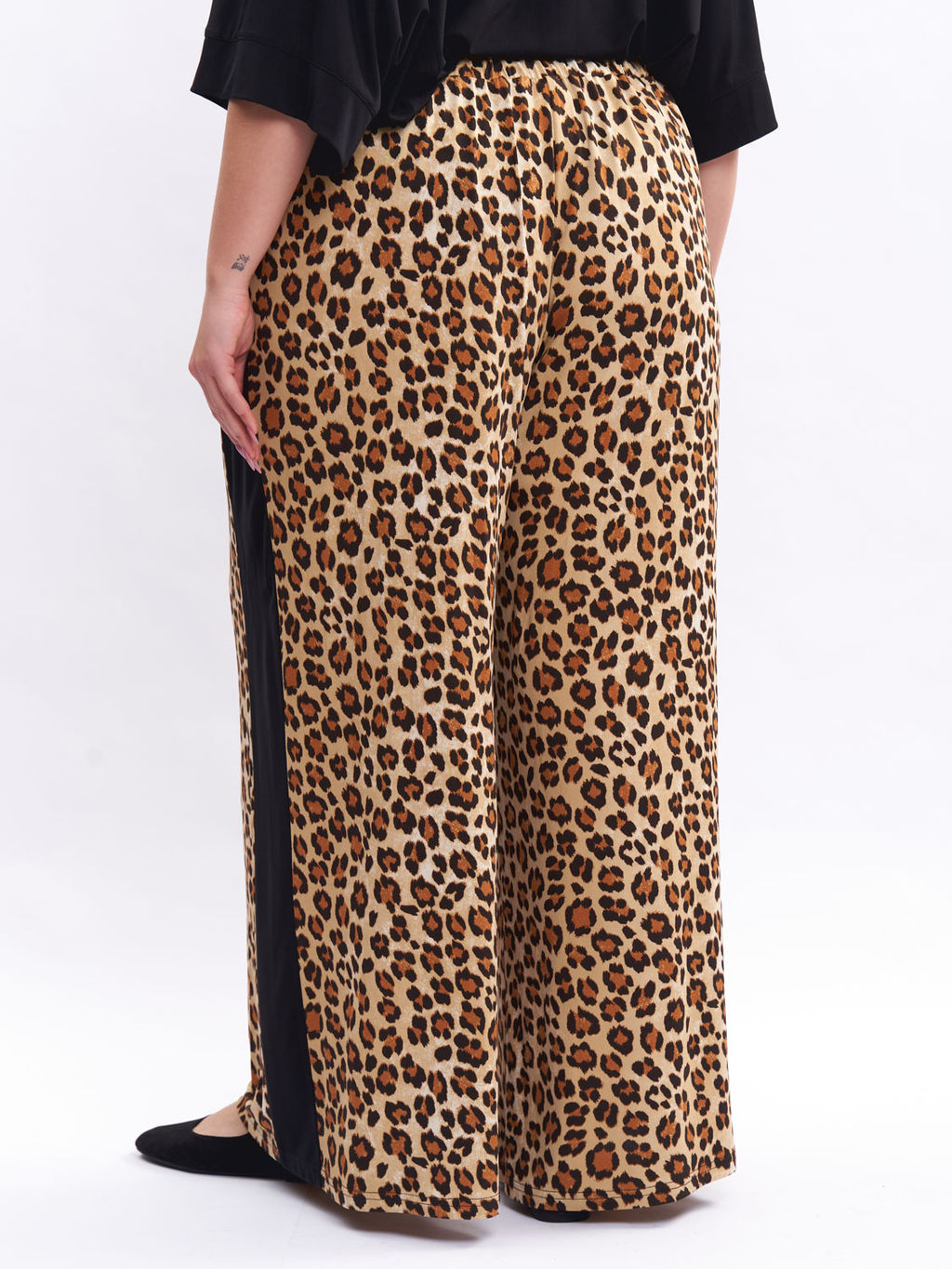 Костюм брючный KO06507LEO01