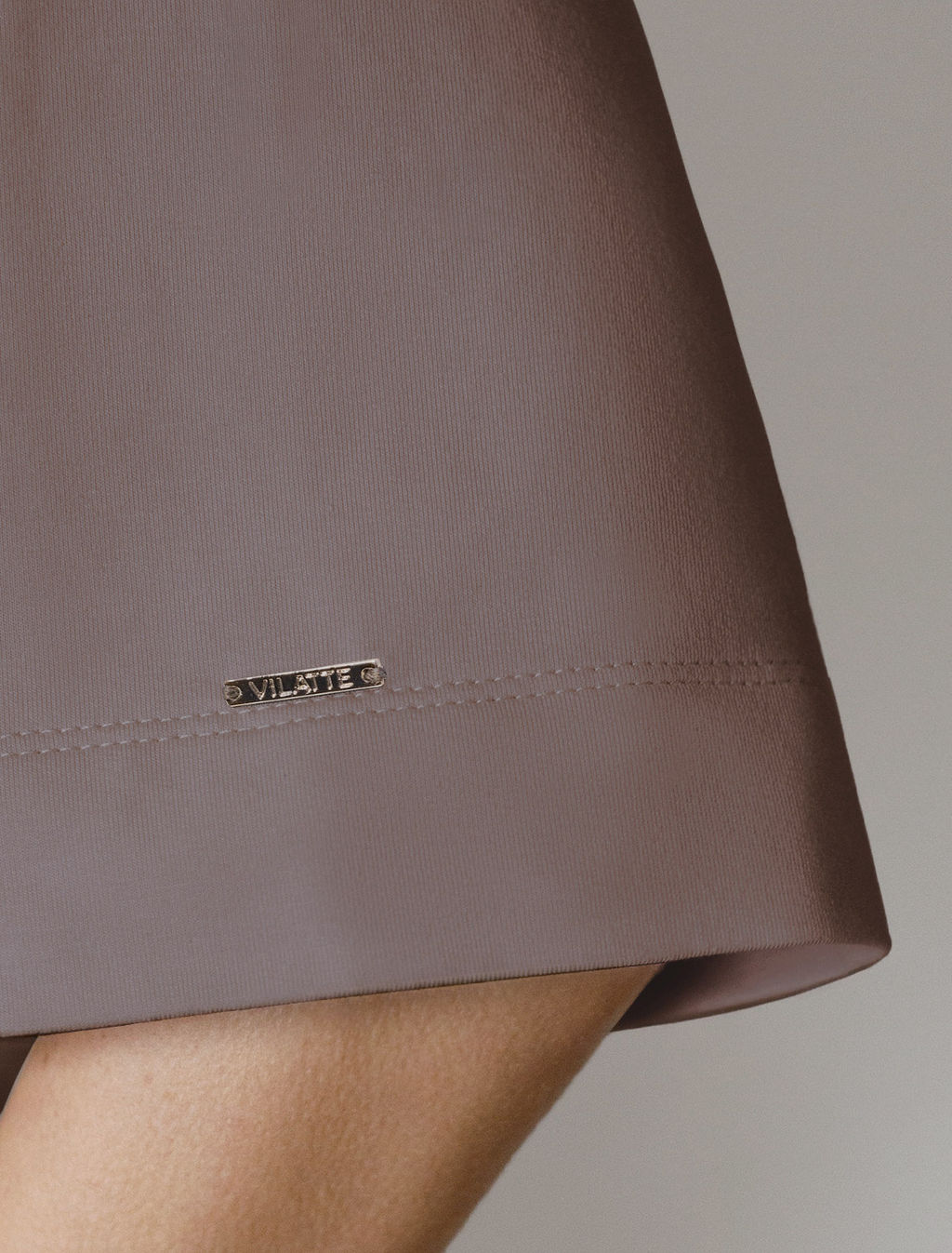 Футболка из эластичного футера с авторским принтом - Vilatte фото 5