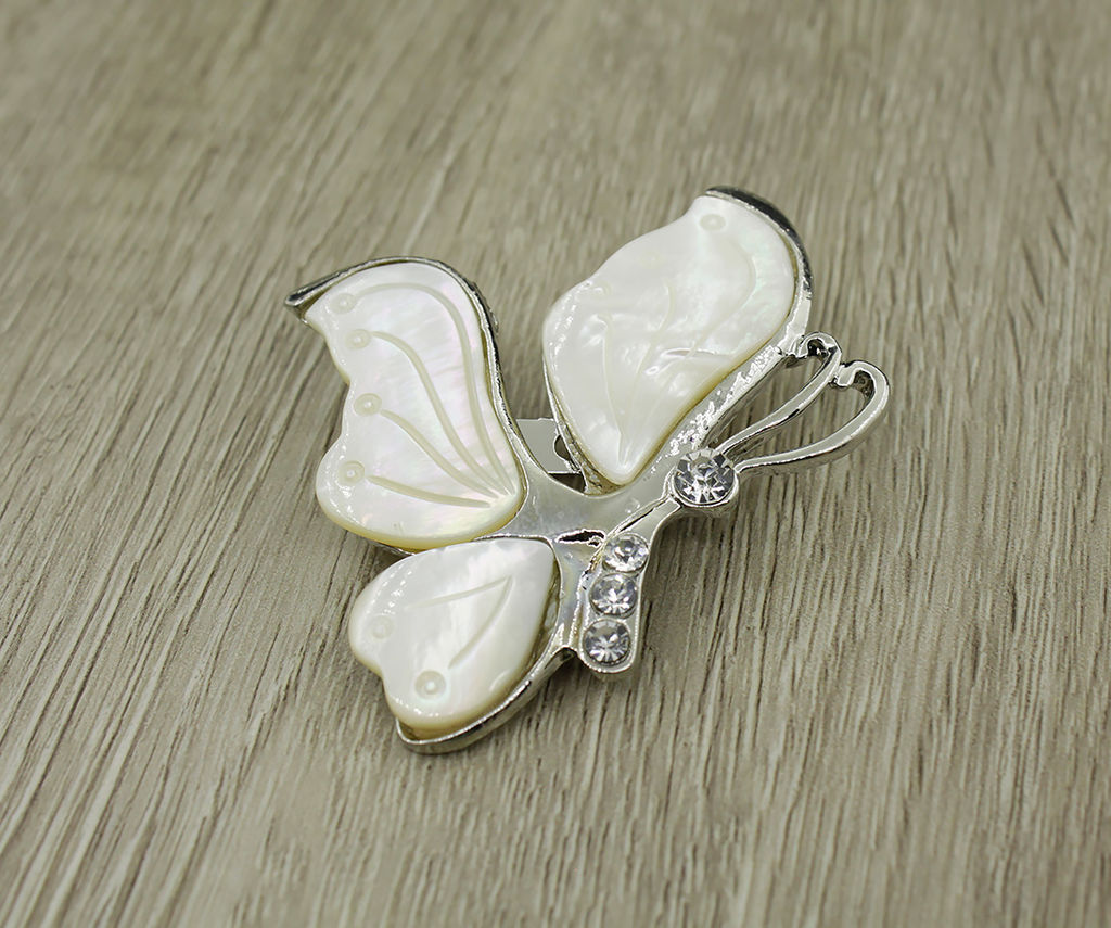 Брошь "Бабочка" перламутр белый