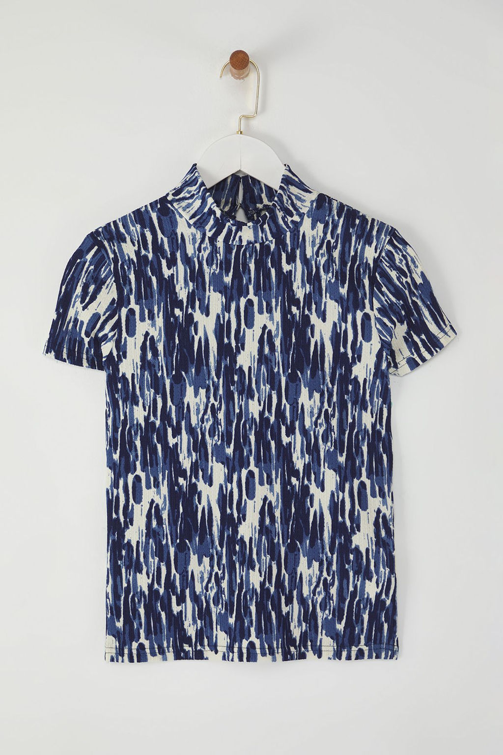 Lacivert Burumcuk/Dokulu Dik Yaka Bask?l? Orme Bluz TWOSS25BZ00396