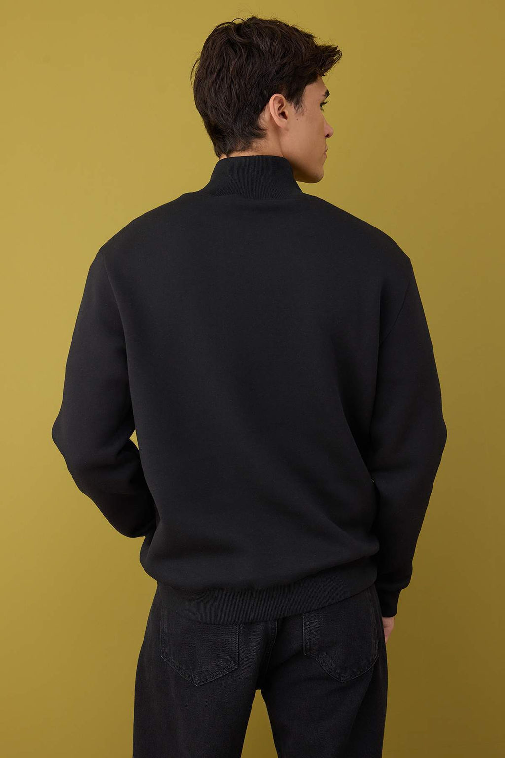 Siyah Regular/Normal Kesim Dik Yaka Kal?n Ici Polarl? Sweatshirt TMNAW26SW00021 - Trendyolmilla фото 8