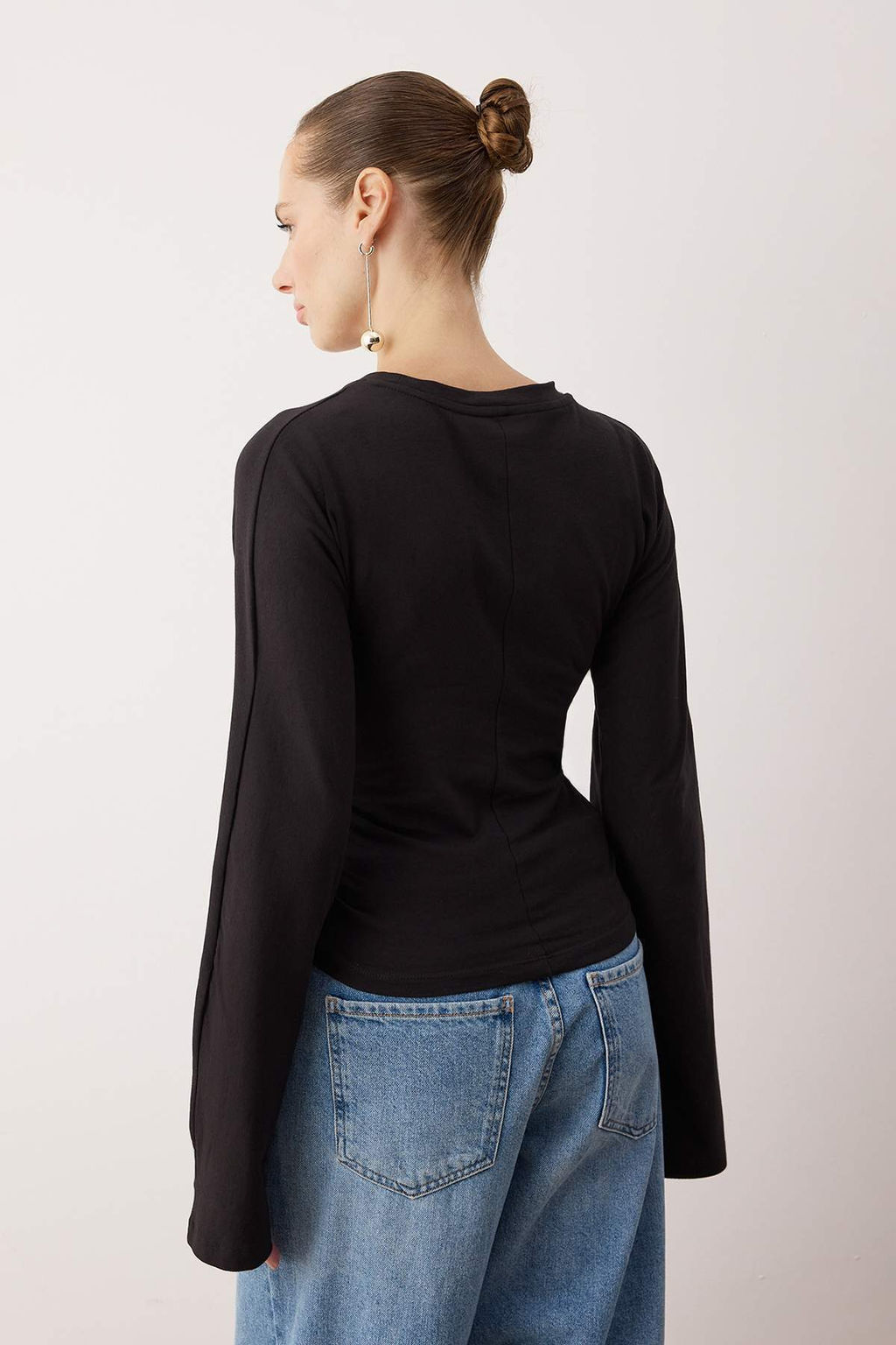 Siyah Ispanyol Kol Buzgu Detayl? Regular/Normal Kal?p Orme Bluz TWOAW26BZ00293