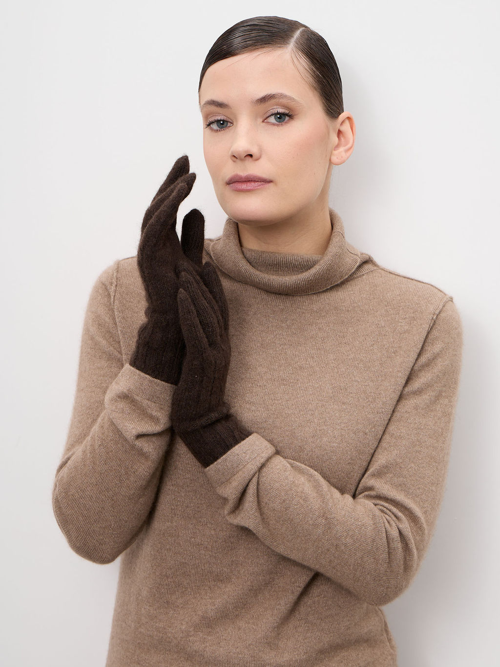 Перчатки из пуха яка UL темно-коричневые