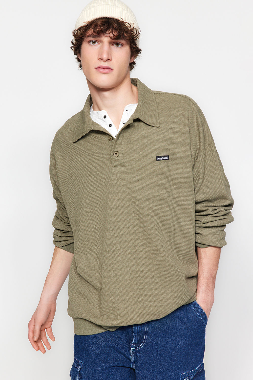 TRENDYOL MAN Siyah Erkek Oversize/Genis Kesim Etiketli Dokulu Pamuklu Polo Yaka Sweatshirt TMNAW24SW00224 - Trendyolmilla фото 2