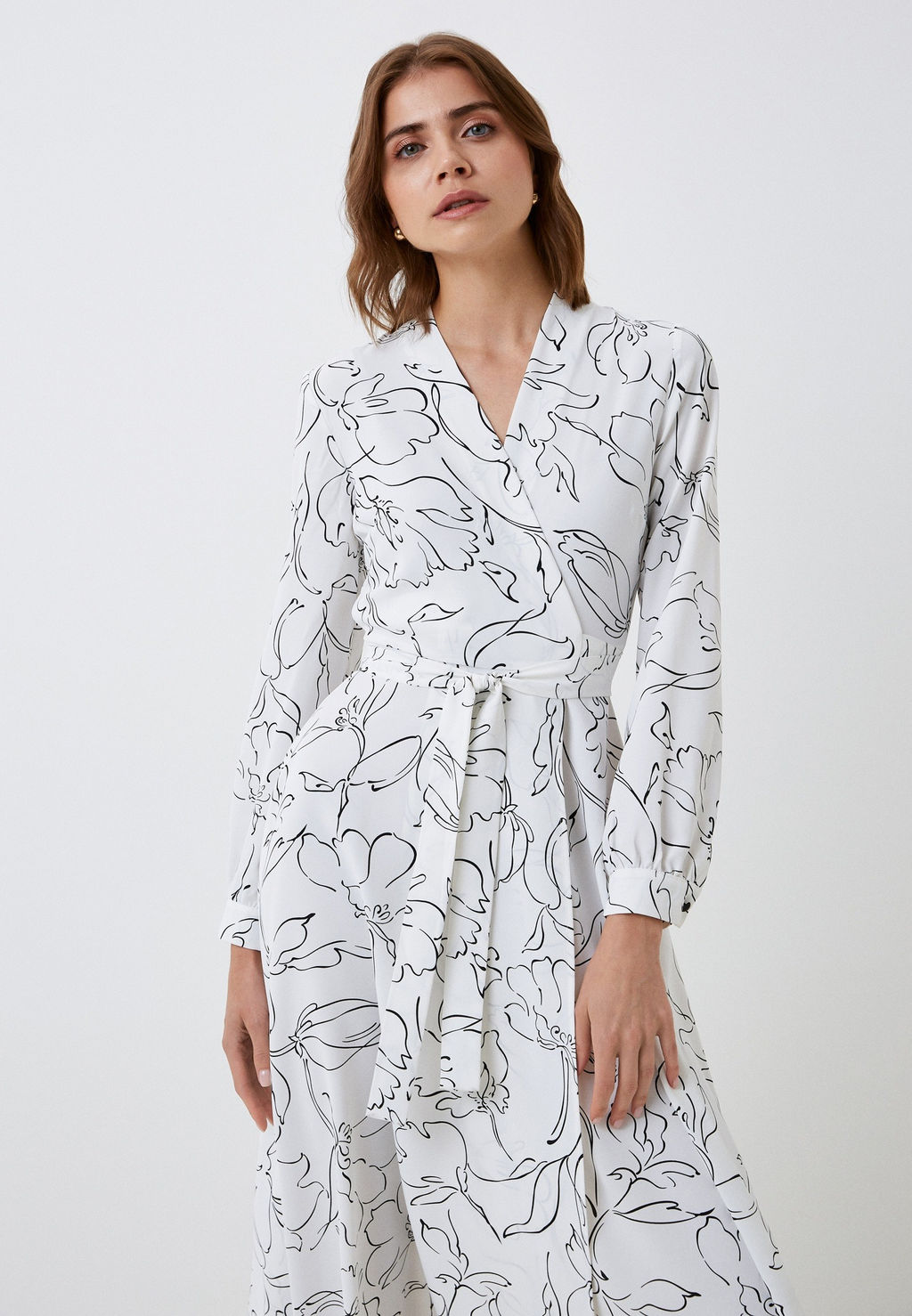 Платье на запах белый