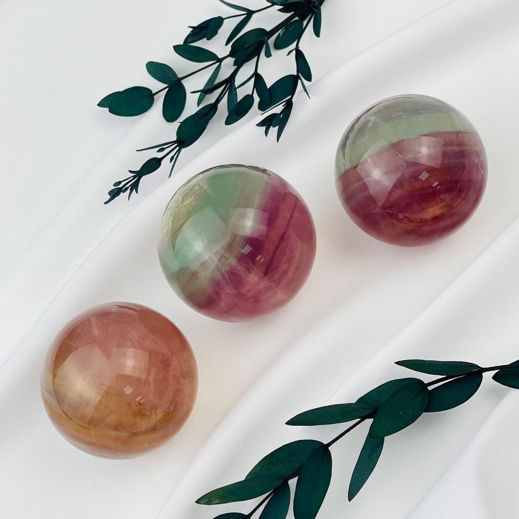 Шар из Флюорита