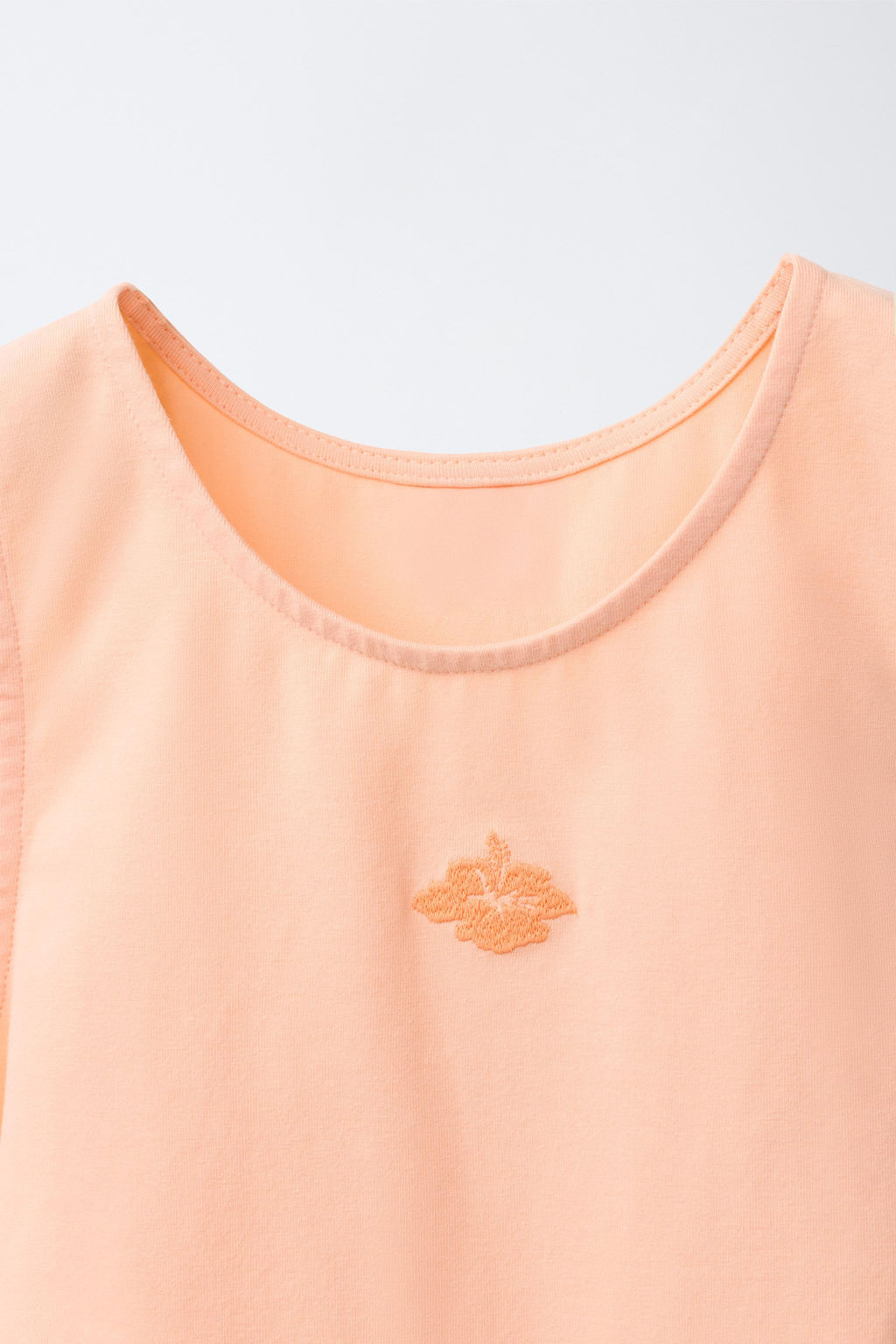 CAMISETA CUT OUT BORDADO / Naranja