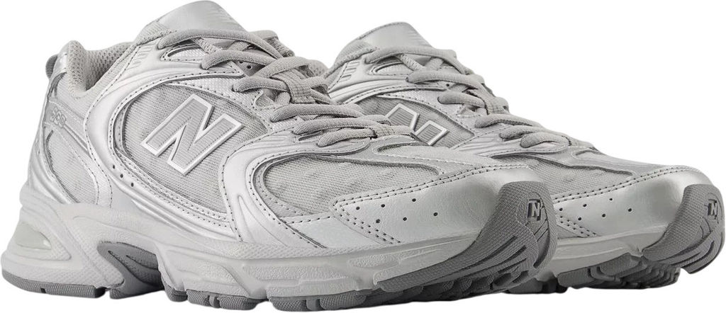 Кроссовки взрослые