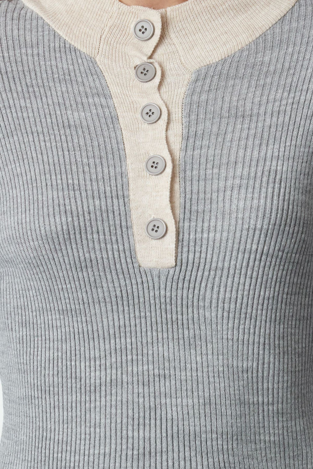 TRENDYOLMILLA Gri Dik Yaka Triko Kazak TWOAW25KZ00288