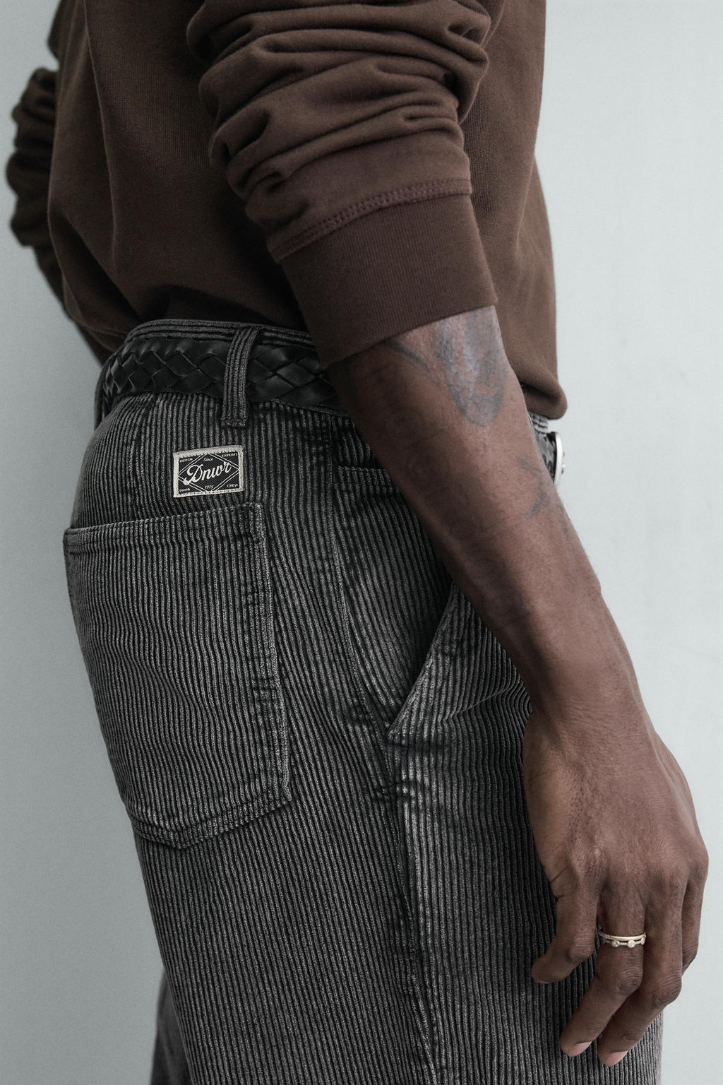 PANTAL?N CARROT FIT PANA / Gris oscuro - Zara фото 5