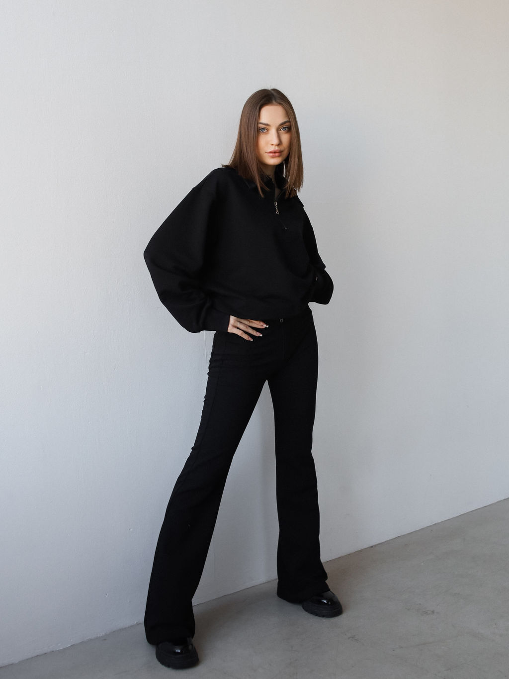 Брюки-клеш женские Pike, черные - Inzibe фото 3